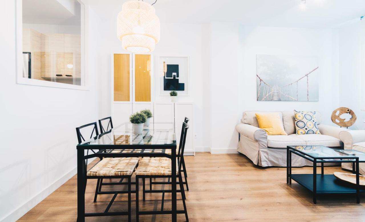 By People Apartment *